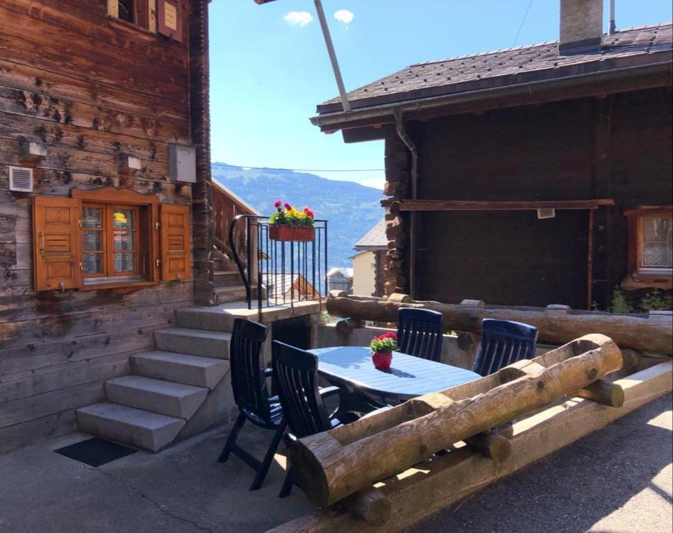 Appartement Le Ver Luisant à Saint-Martin, Val d'Hérens, Valais Esterno foto