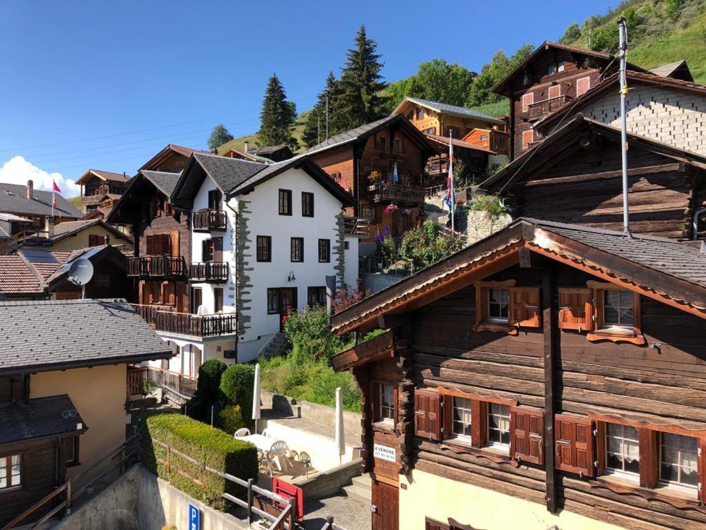 Appartement Le Ver Luisant à Saint-Martin, Val d'Hérens, Valais Esterno foto